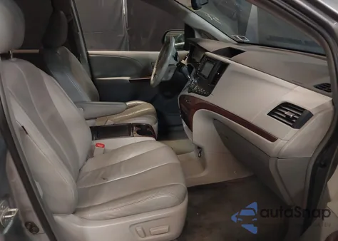 2013 Toyota Sienna Xle V6 8 Passenger из США, поврежденный, VIN 5TDYK3DC5DS317360